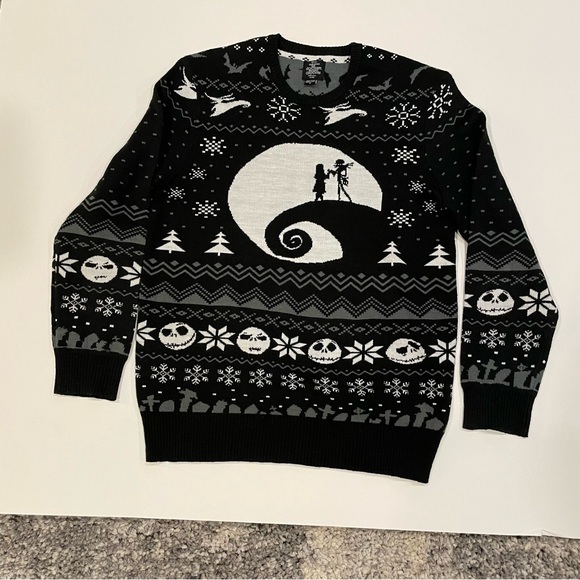 Christmas Sweater Bundle Size Medium - Picture 6 of 10